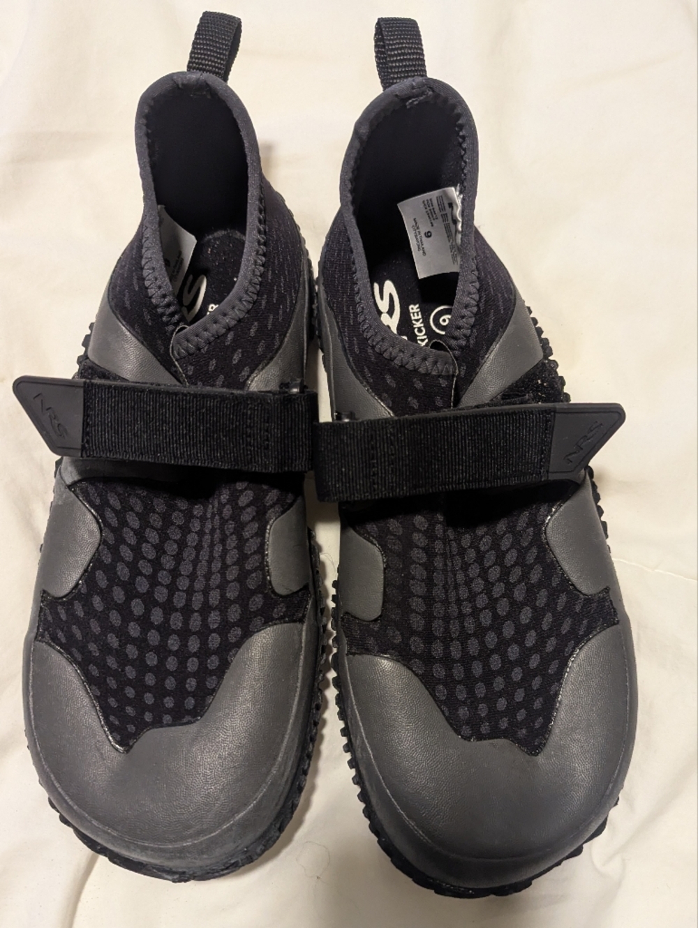 NRS Men's Black/Gray Water Shoes with Adjustable Strap, 9